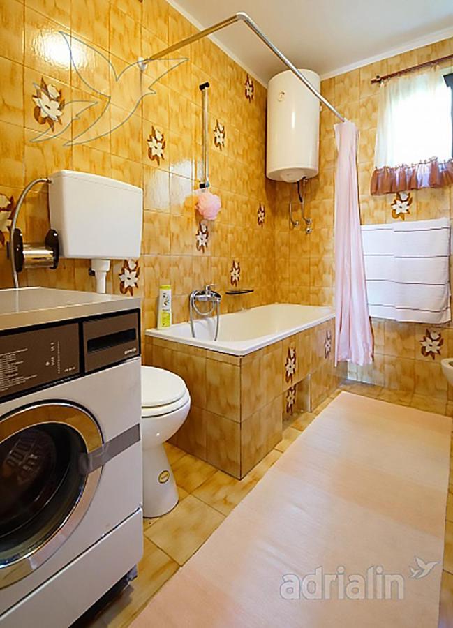 Simper Apartment Драмал Екстериор снимка